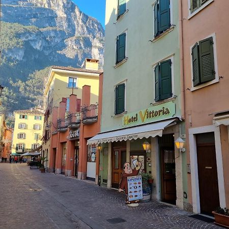 Hotel Vittoria 리바 델 이탈리아 베로나 외부 사진